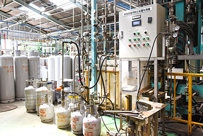 特殊容器用耐圧装置